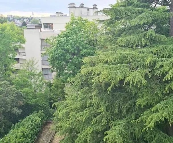 Pause Chezine - Terrace Near Park&river